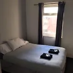 Myroomz Seaview Hotel