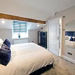 Blackbird Luxury Apartments Room 4