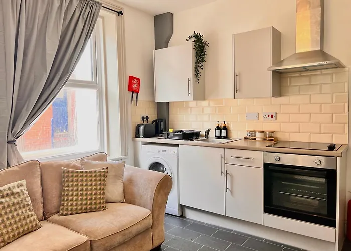 Cosy 1 Bedroom Apartment Next To Winter Gardens With Free On-Site Parking, Blackpool