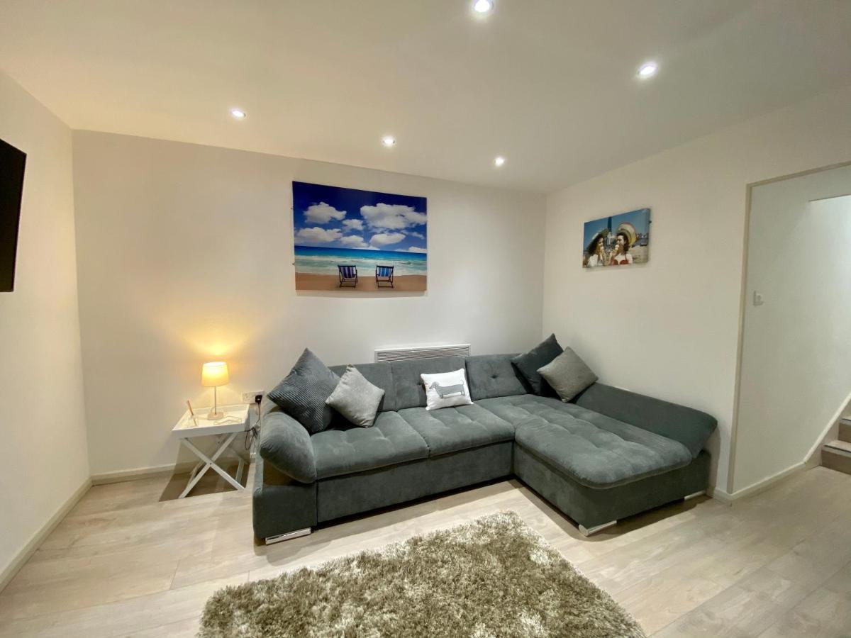 Princess Theatre View By Service Apartment *