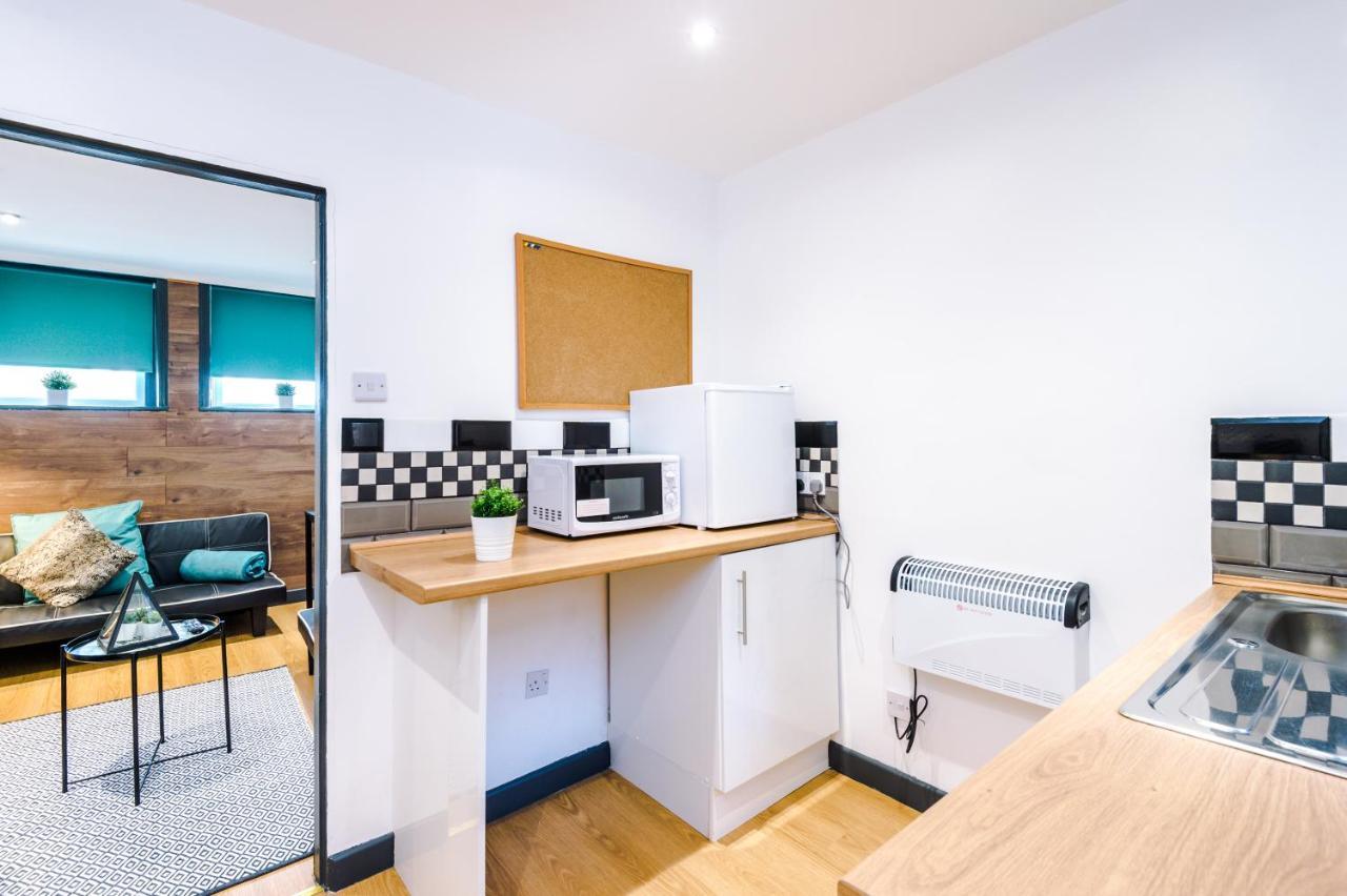 Empire - Tyldesley Road *