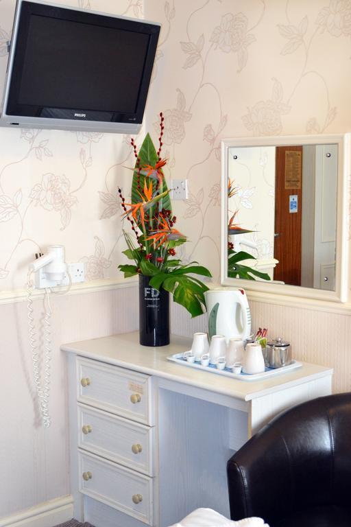 Lyndene Hotel