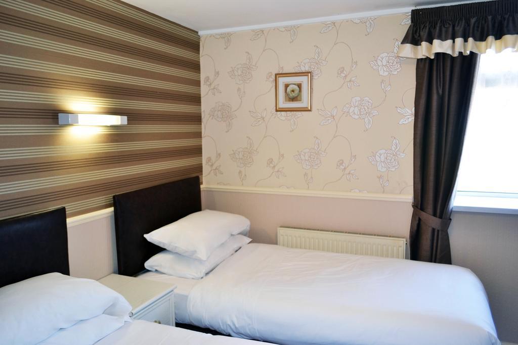 Hotel Lyndene 3*