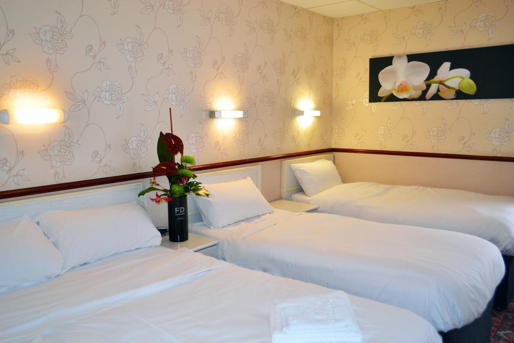 Hotel Lyndene