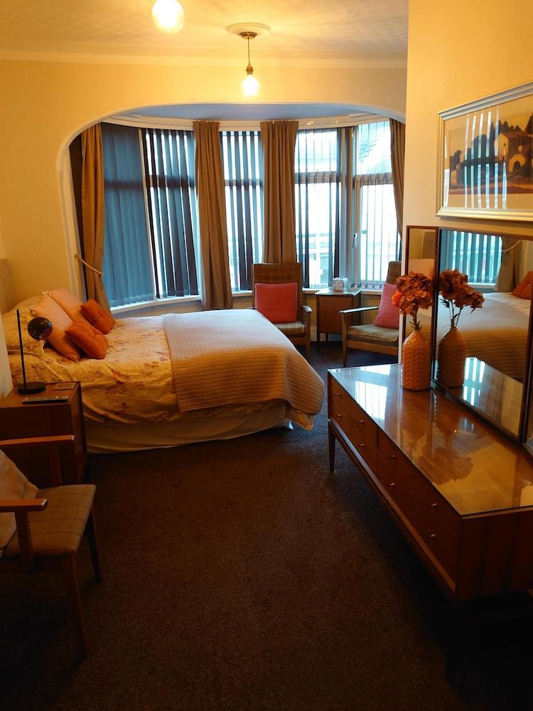 The Golden Sands Guest house 4*