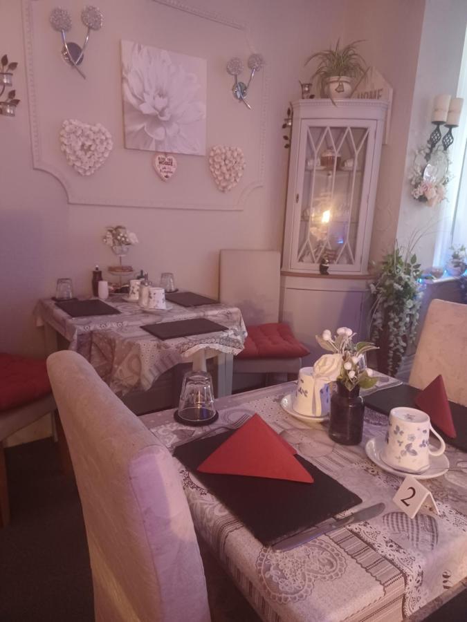 Bed & Breakfast Friends Hotel Blackpool