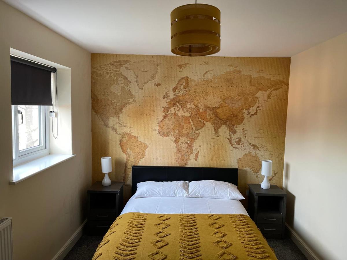 Cheerful 3 Bedroom Town House With Hot Tub Holiday home *