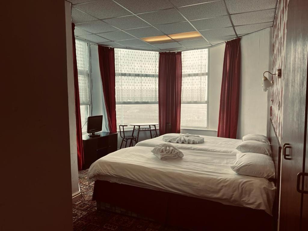 Sunset Hotel 3*