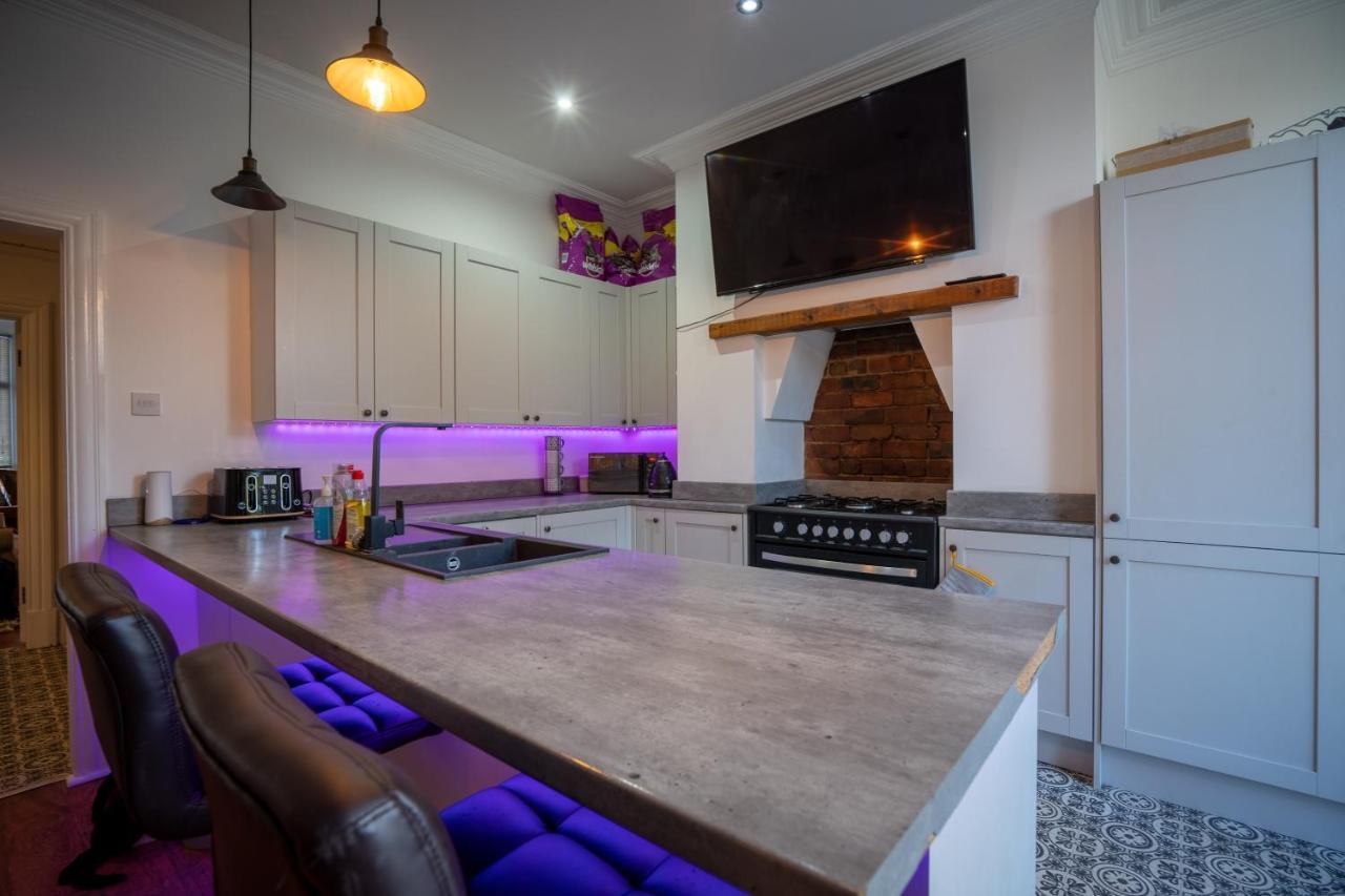 Cavendish Cat And Gaming House