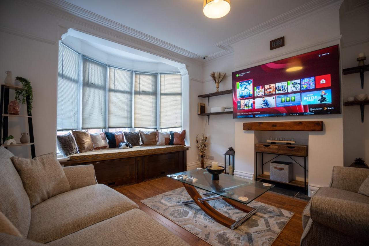 Cavendish Cat And Gaming House *