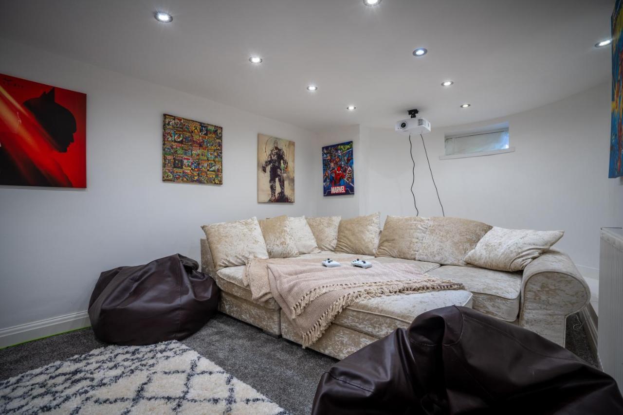 Cavendish Cat And Gaming House Homestay *