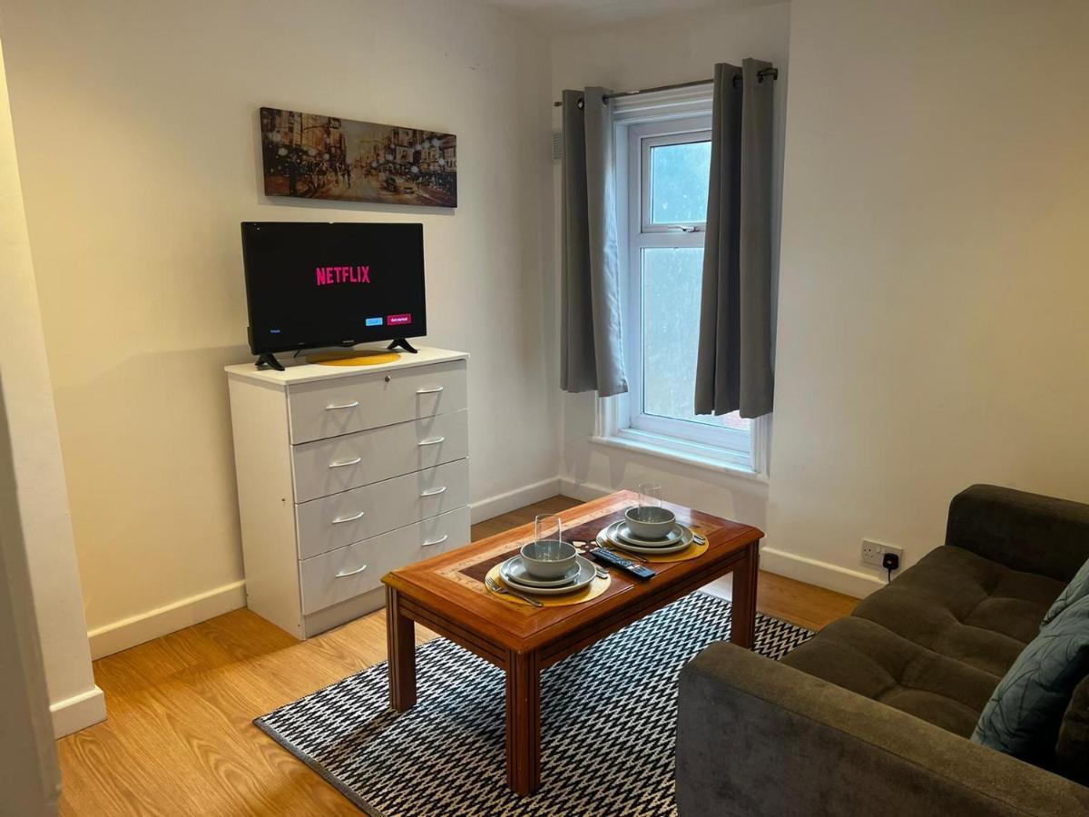 Empire - Tyldesley Road *