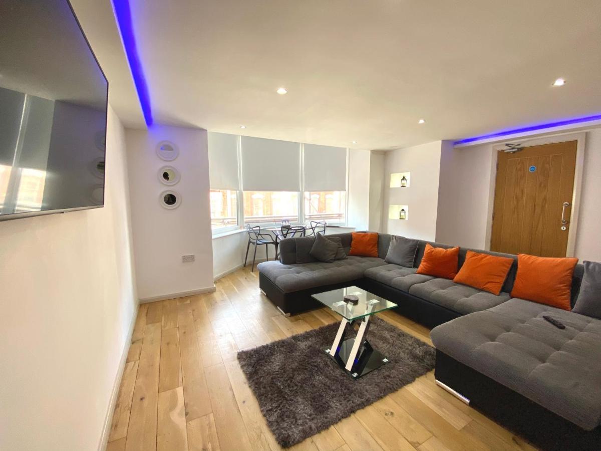 Princess Theatre View By Service Apartment *