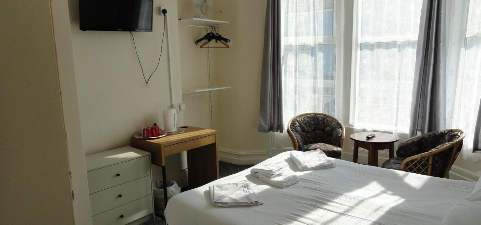 100 Pipers Bed & Breakfast