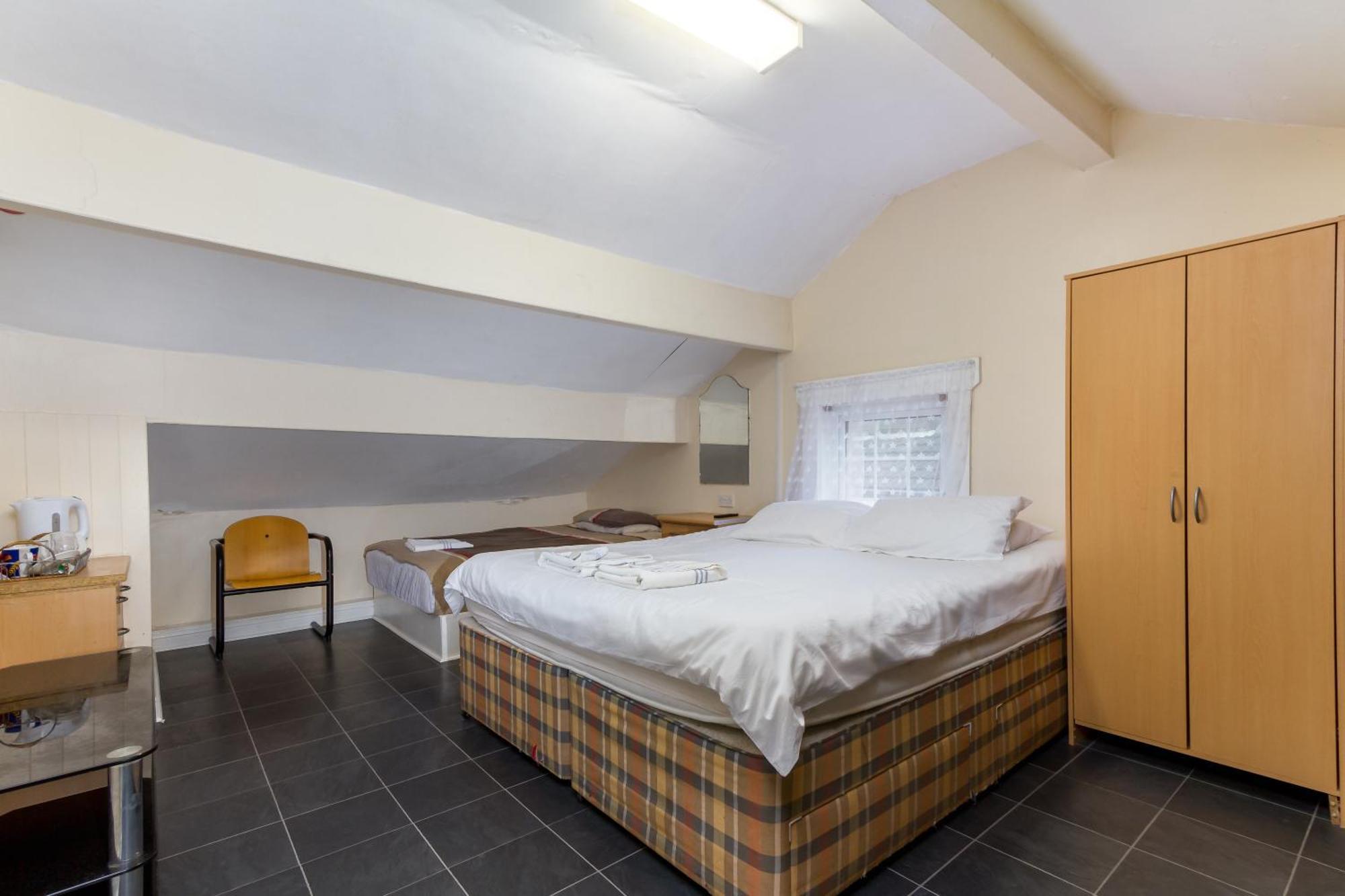 Bed & Breakfast Brecks