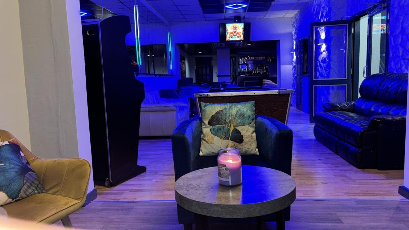 100 Pipers Bed & Breakfast Blackpool