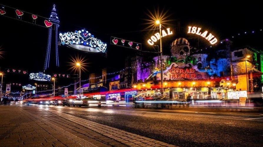 100 Pipers Bed & Breakfast Blackpool