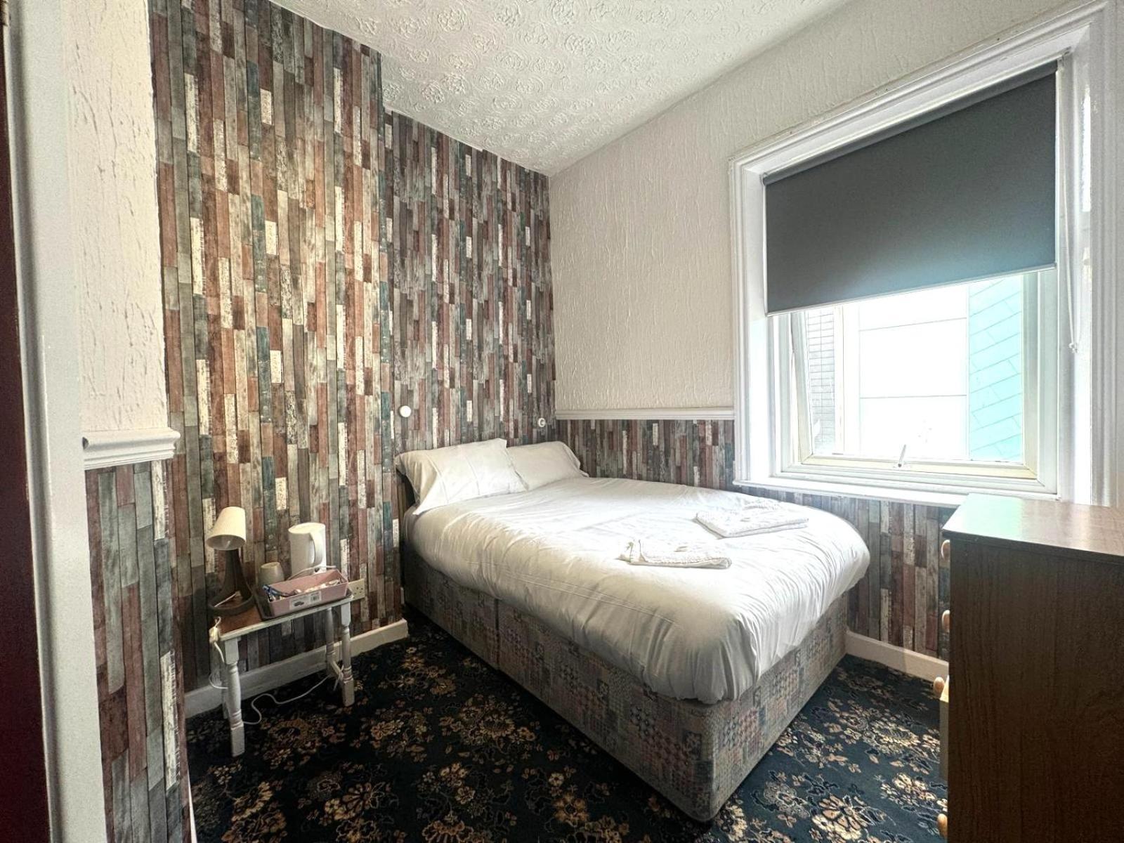 Tower Road Bed & Breakfast Blackpool