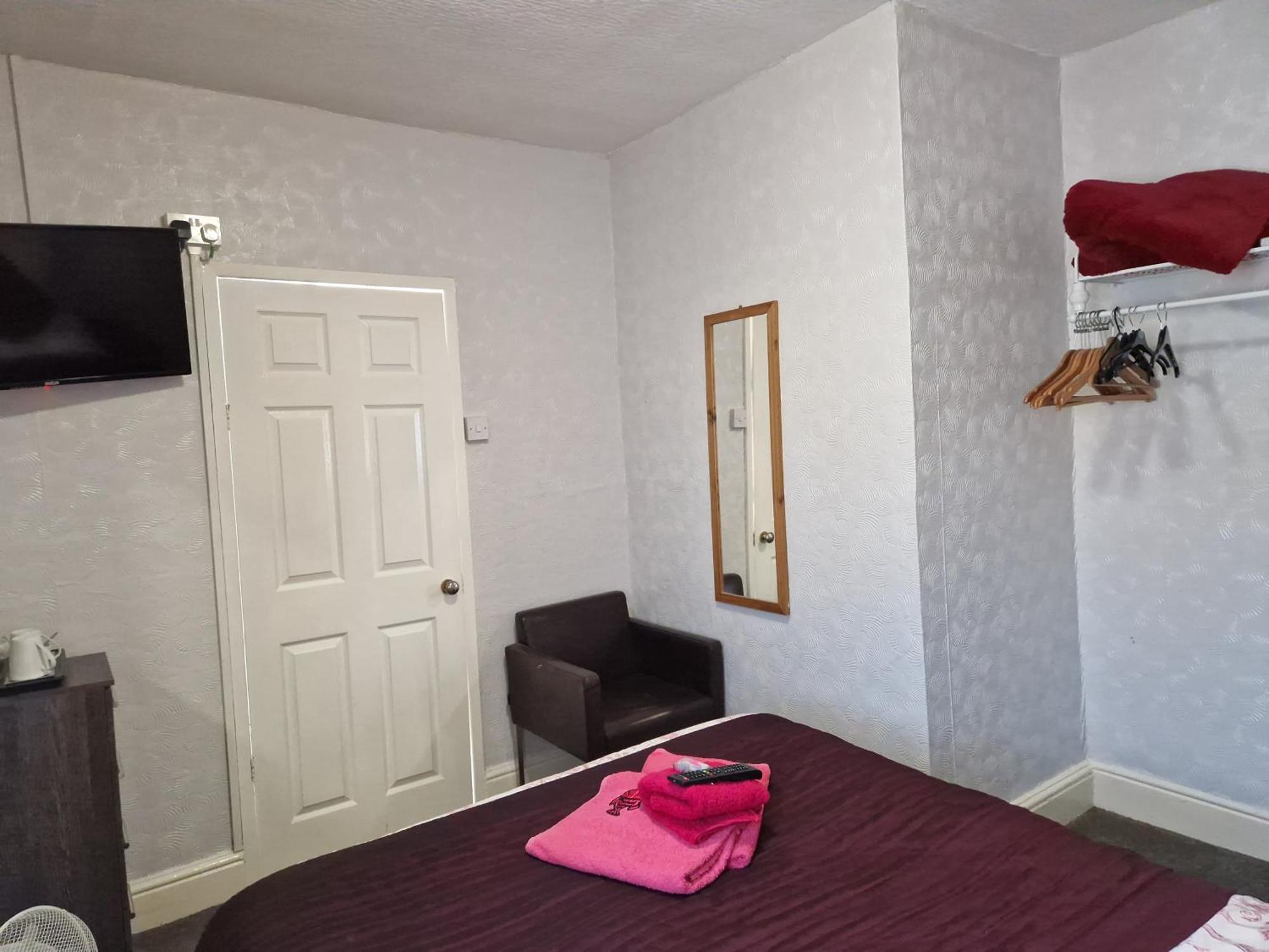 Stafford House 3*