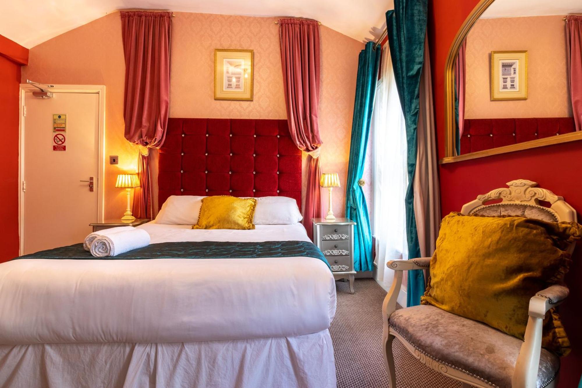 Hotel Rouge 4*