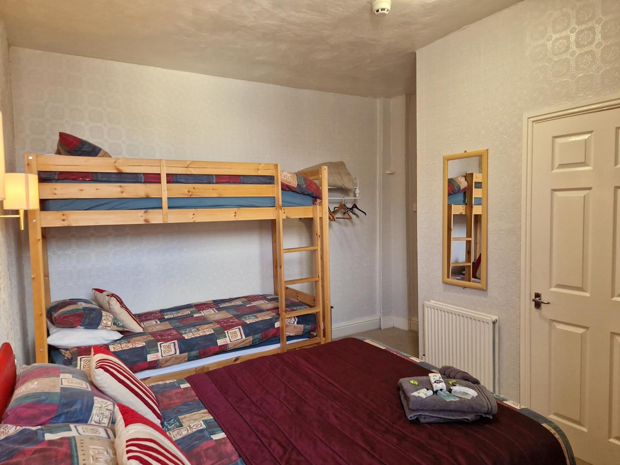 Stafford House 3*