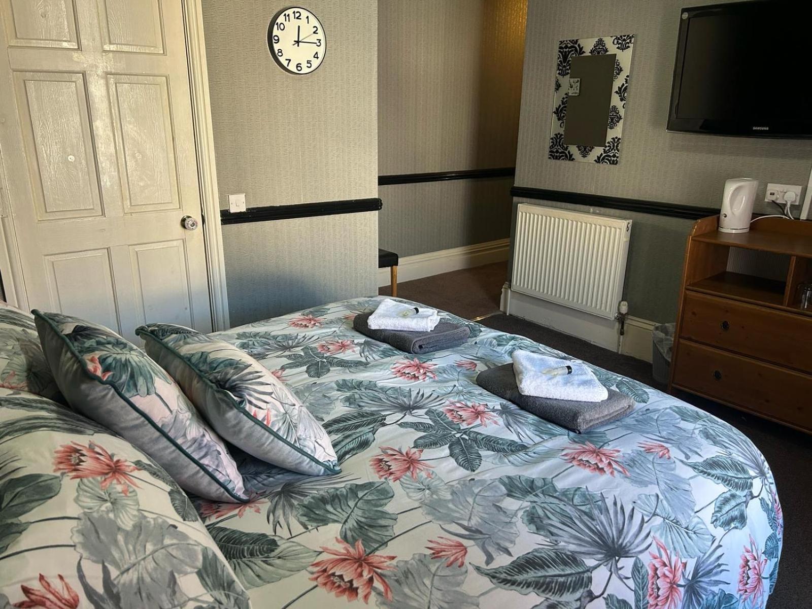 Guest house The Holmlea