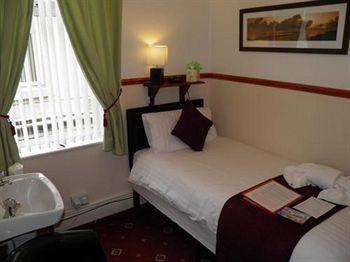 Lynbar Hotel Blackpool