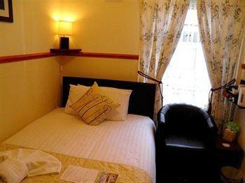 Lynbar Hotel