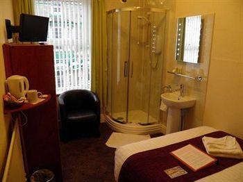 Lynbar Hotel Blackpool