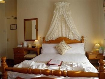Lynbar Hotel
