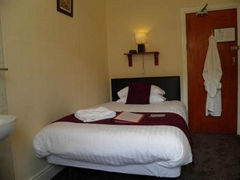 Lynbar Hotel 4*