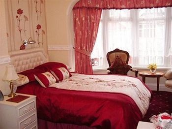 Guest house The Golden Sands 4*