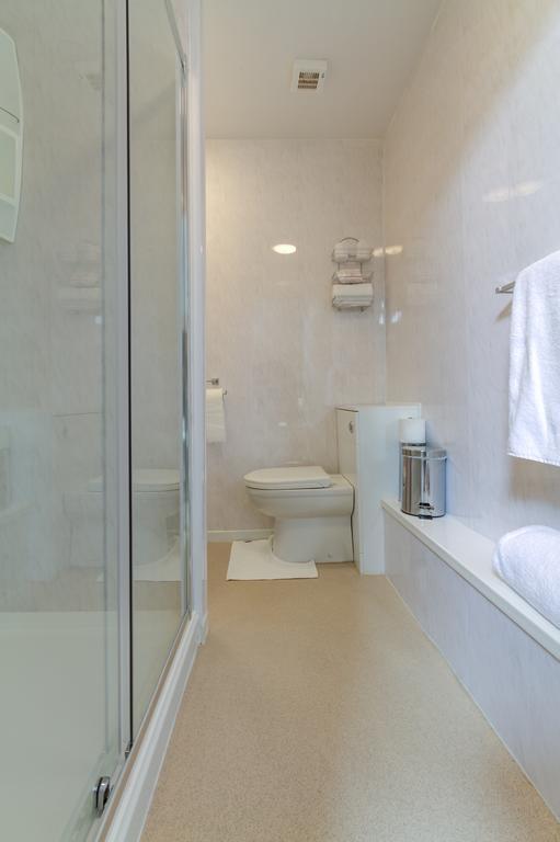 Valentine Over 21 Adult Couples Only Guest house Blackpool
