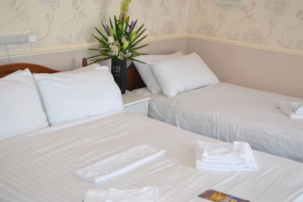 Lyndene 3* Blackpool