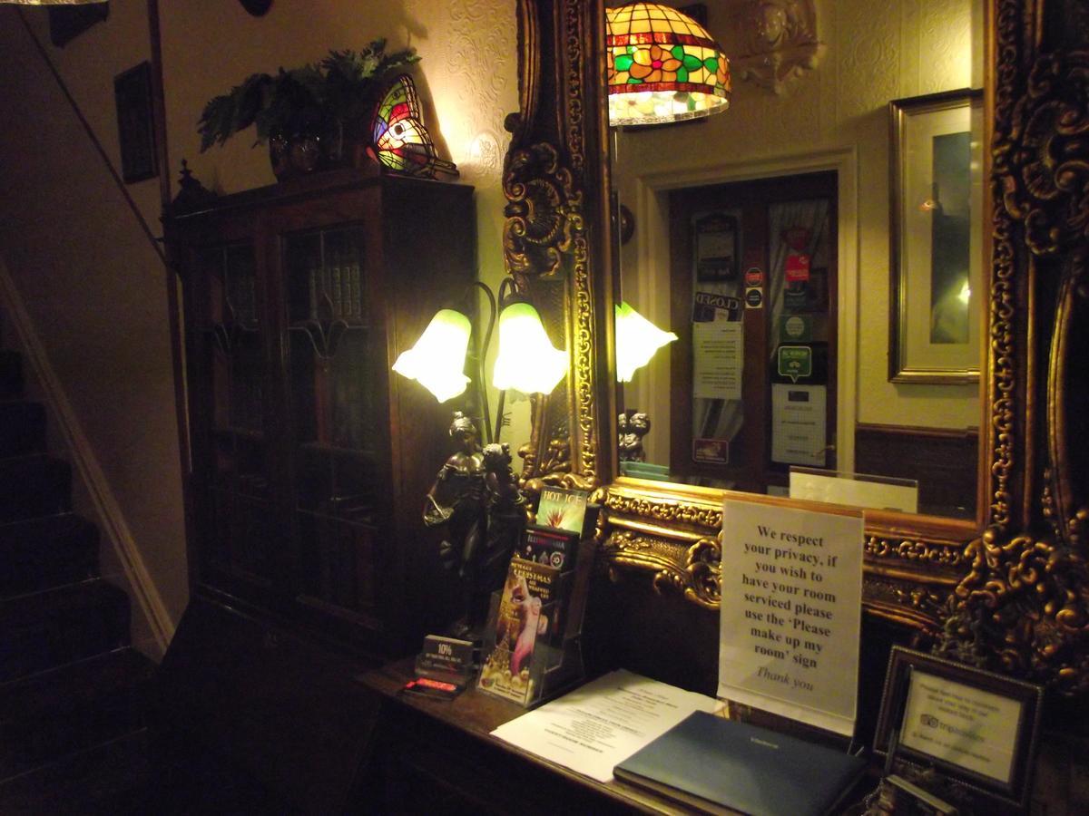 The Molly House 4*