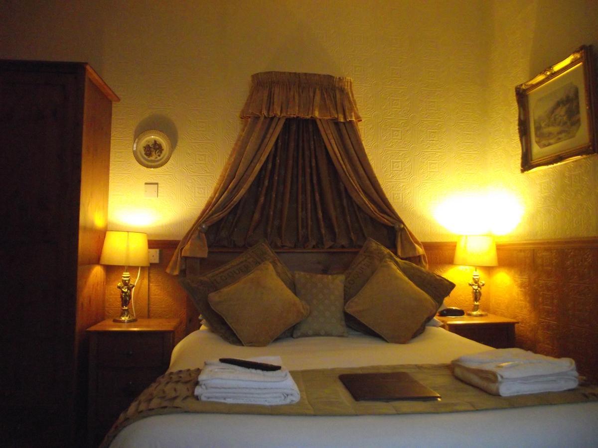 The Molly House 4*