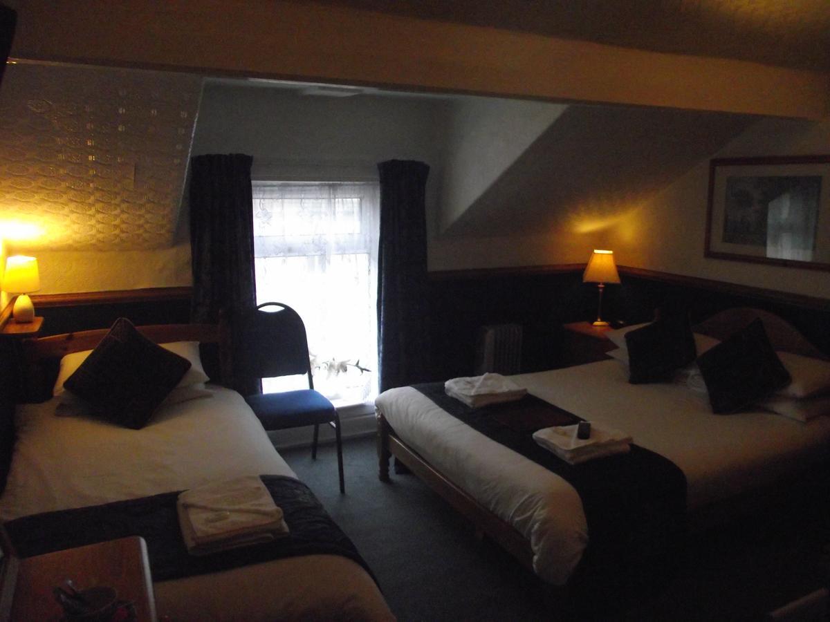 The Molly House 4*