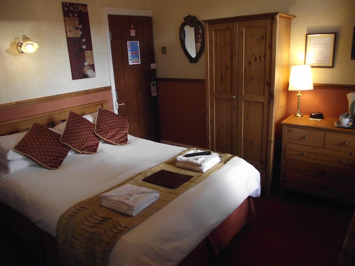 The Molly House 4*