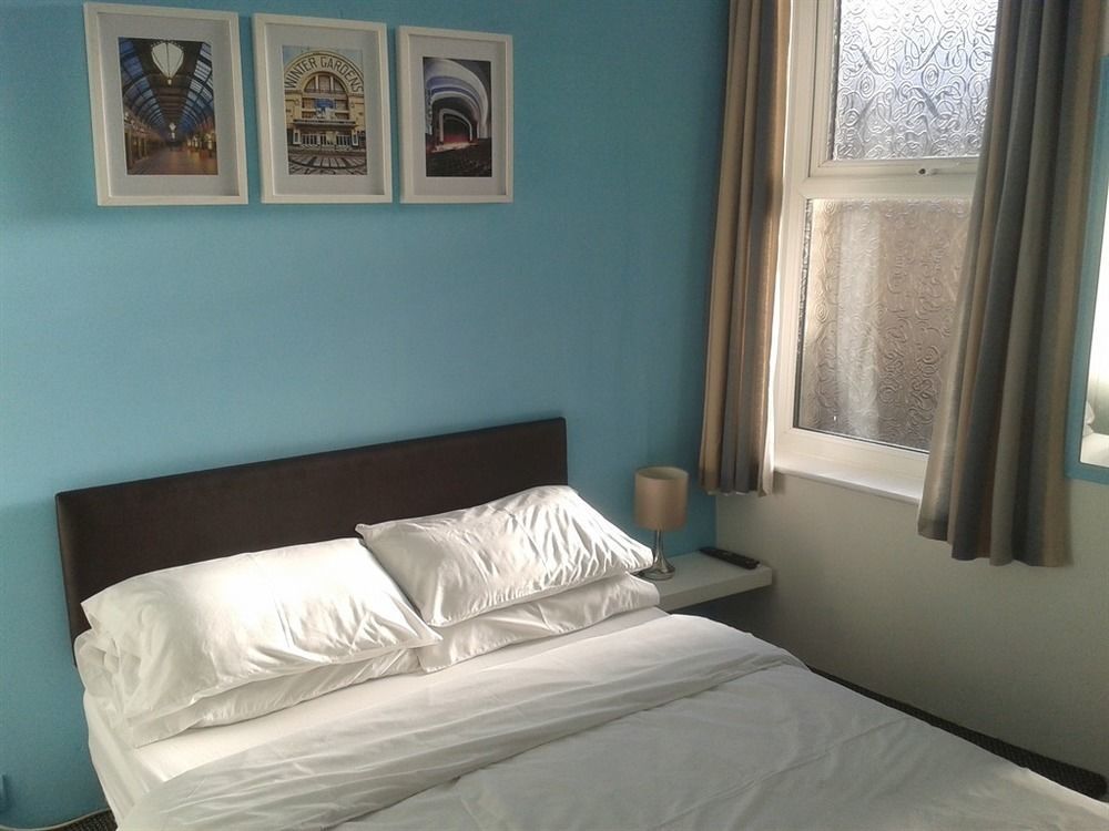 Bed & Breakfast Friends Hotel 4*