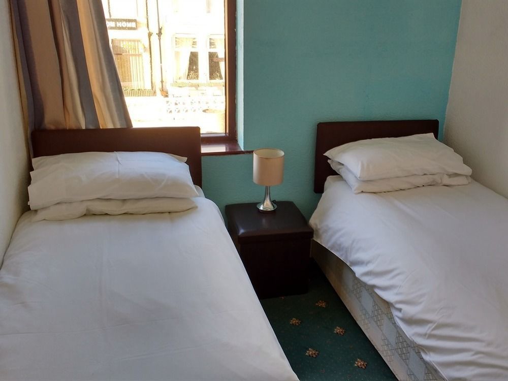Bed & Breakfast Friends Hotel 4*