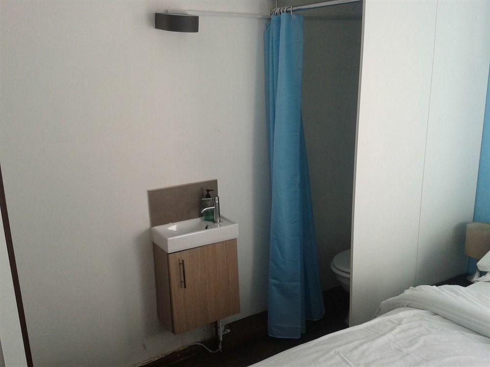 Bed & Breakfast Friends Hotel 4*