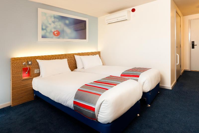 Travelodge South Promenade 3*