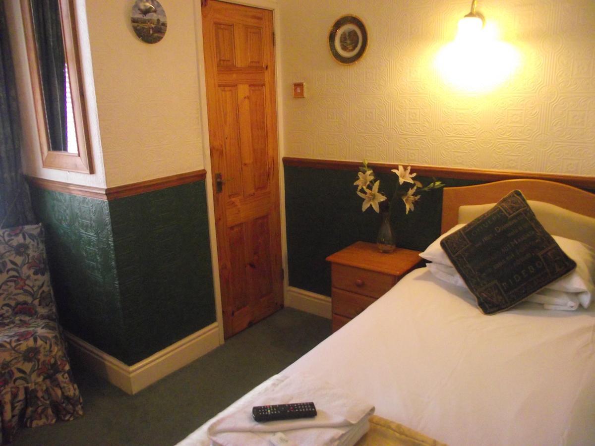 The Molly House 4*