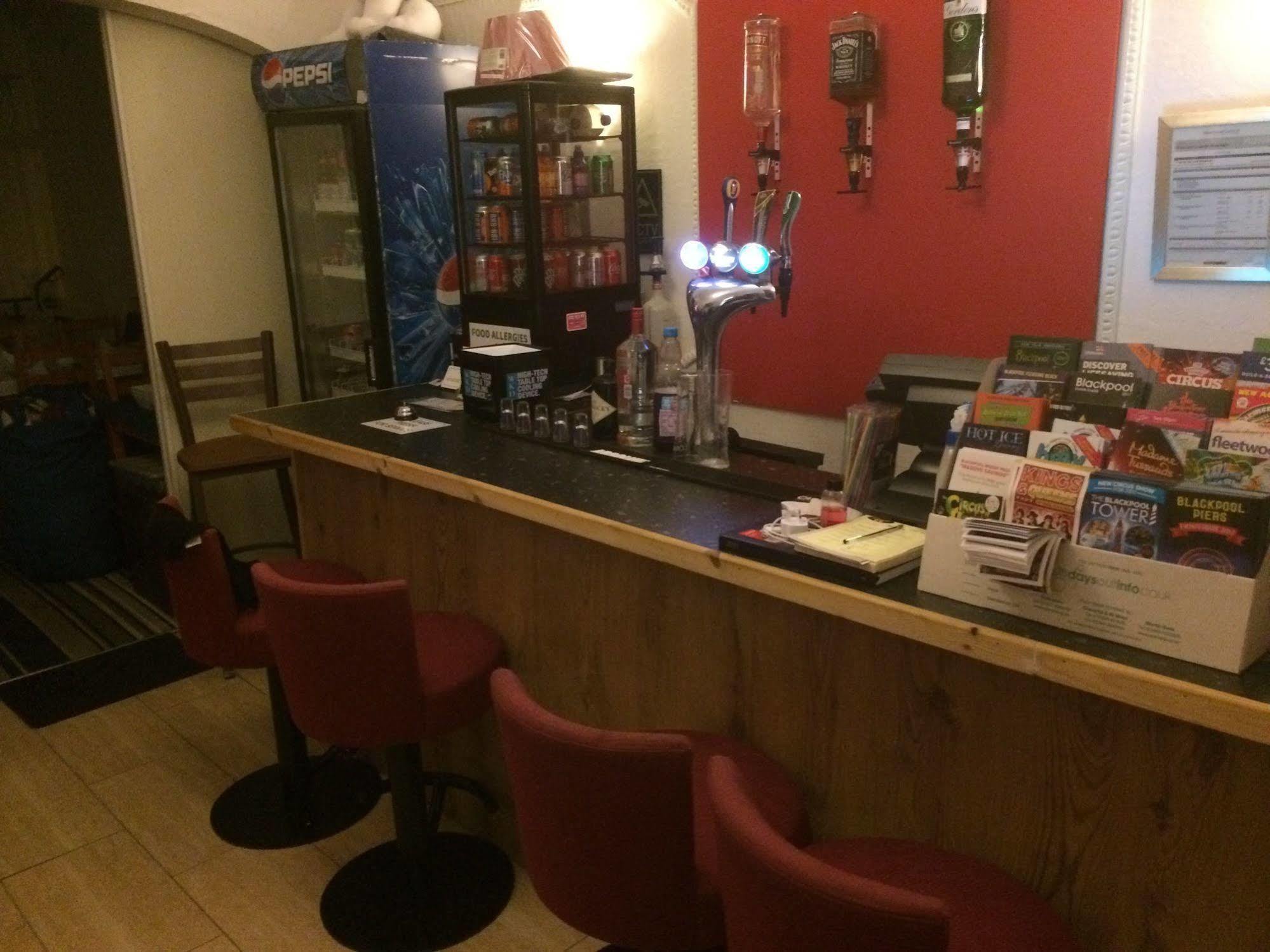 Friends Hotel Bed & Breakfast 4*