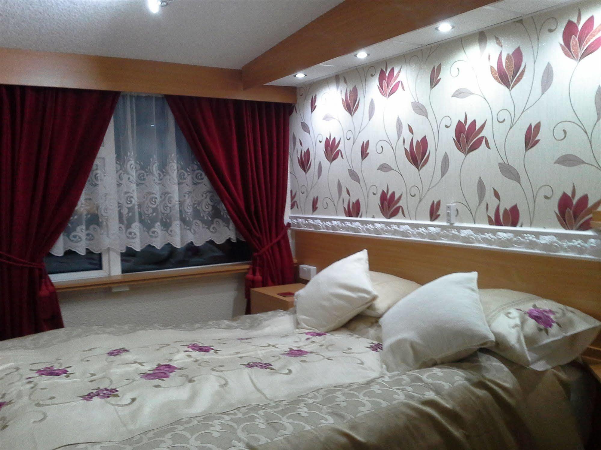 Guest house The Golden Sands 4*
