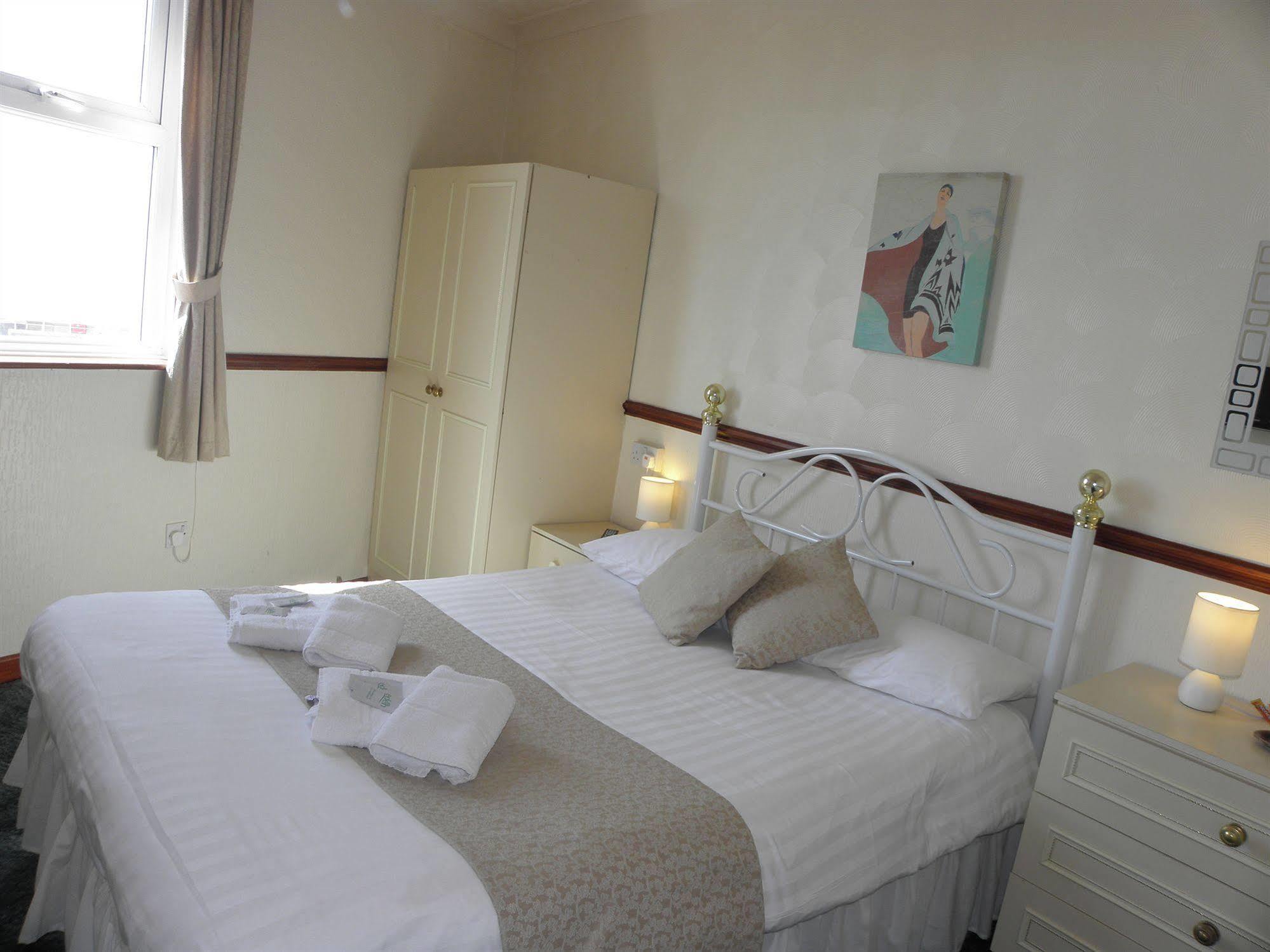 Mars Seaview By Oyo Bed & Breakfast Blackpool