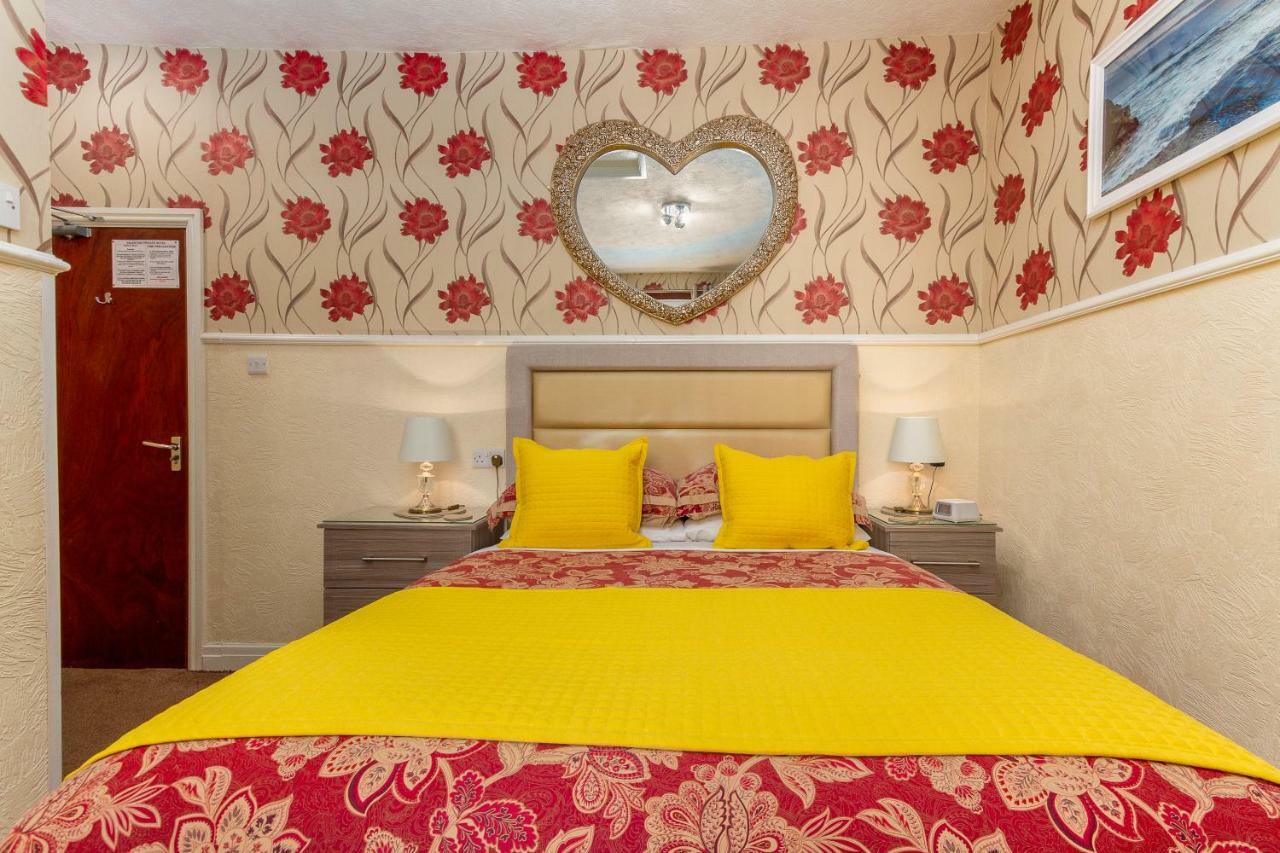 Guest house Valentine Over 21 Adult Couples Only 4*