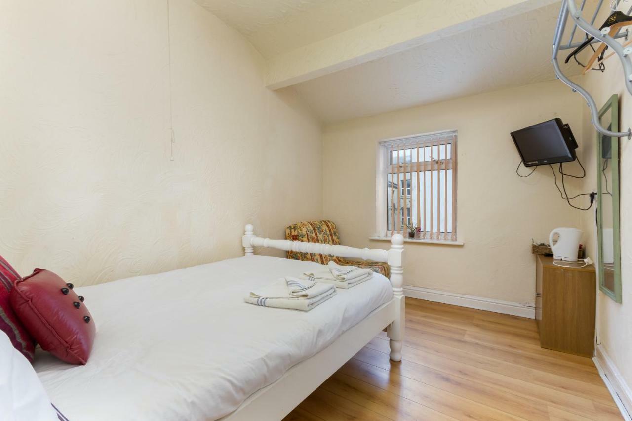 Brecks Bed & Breakfast 2*