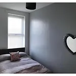 Apartments On Albert Road With Free Parking