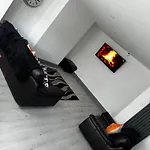 Melville House - Pet Friendly